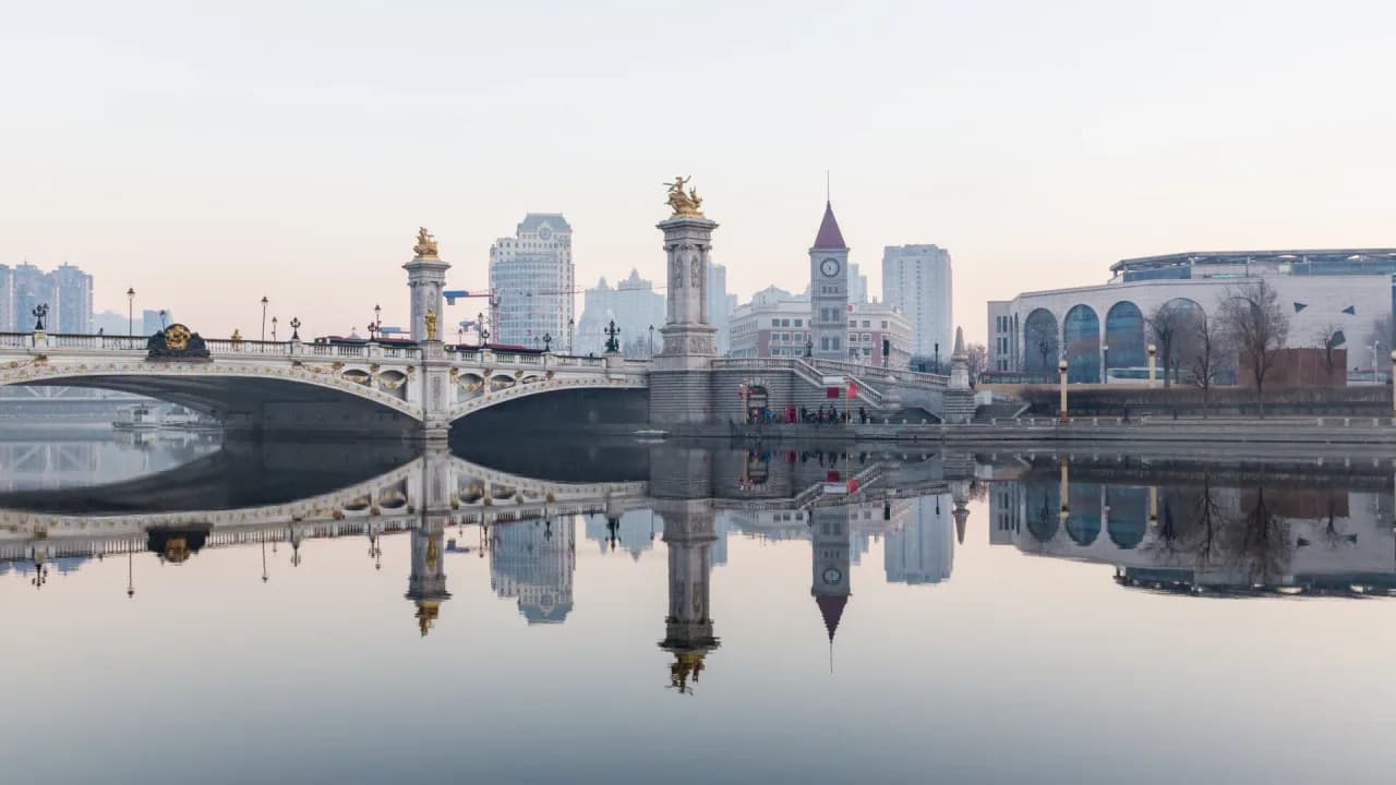 Atmospheric image for sworn Russian translations